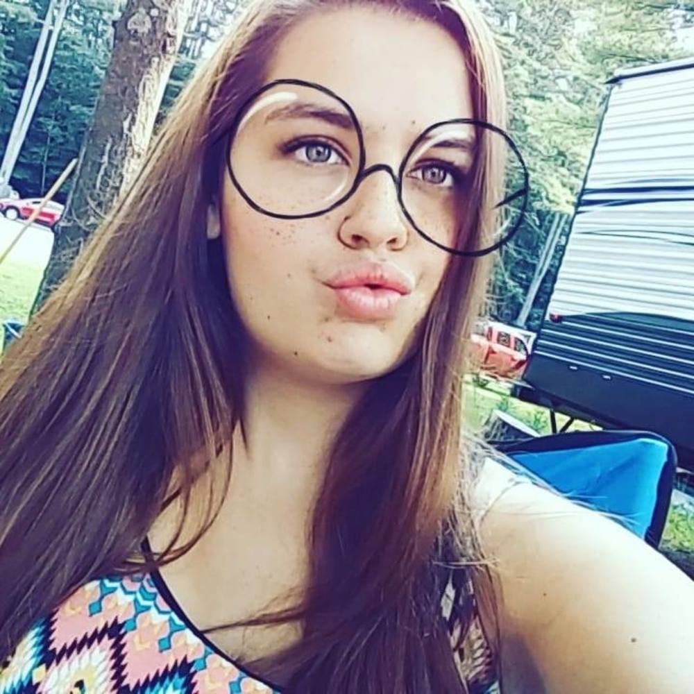Meet your Posher, Stefanie